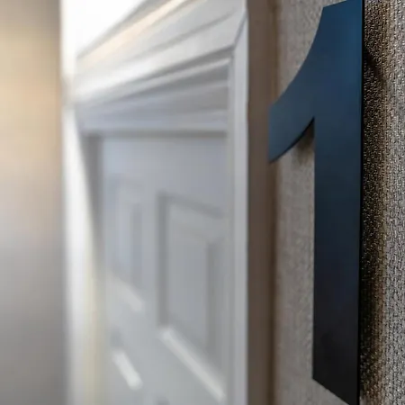 Stylish Flat Near Clifton Village W/ Art Vibe