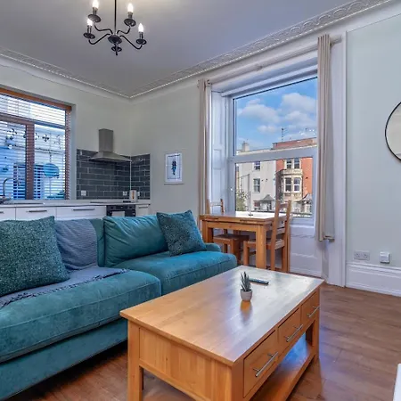 Daire Stylish View Flat In Mural Quarter