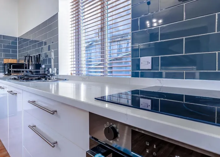 Stylish View Flat In Mural Quarter Апартаменты Бристоль