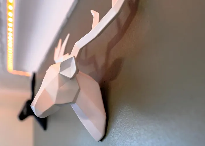 Designer Flat With Views And Full Kitchen Bristol