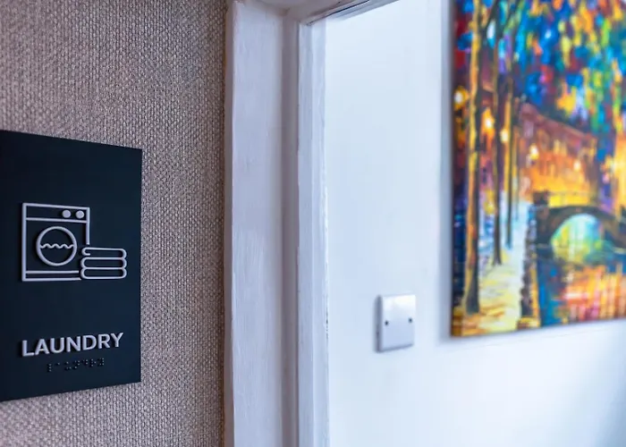 Stylish View Flat In Mural Quarter Апартаменты