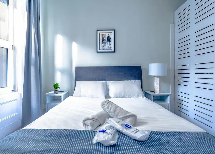 아파트 Designer Flat With Views And Full Kitchen *