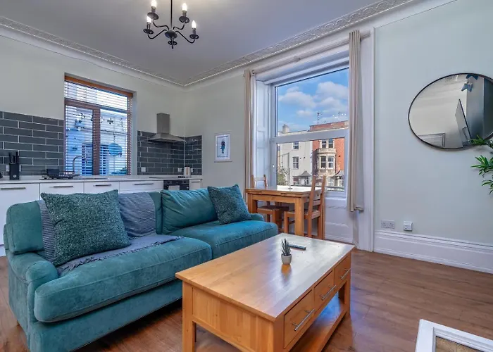 아파트 Designer Flat With Views And Full Kitchen